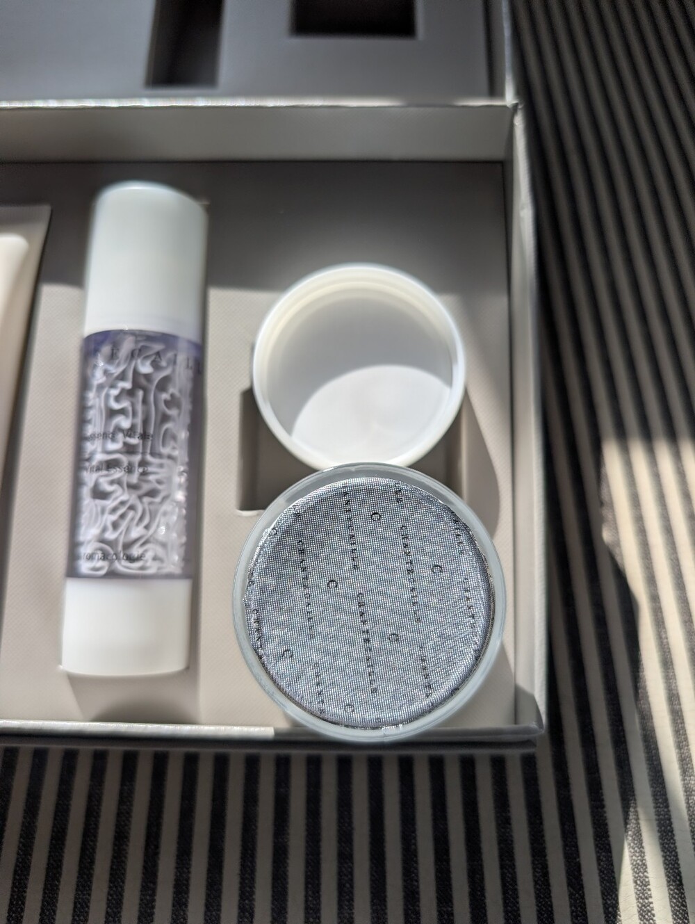Chantecaille 3-Step Botanical Routine - Picture 5 of 9